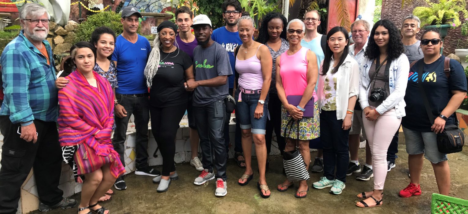 Cuba-Group-photo-at-Muralendo-1530x700-1